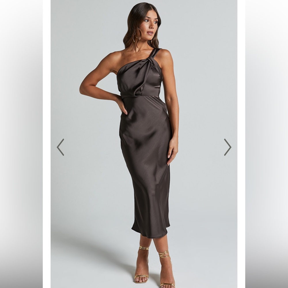 SHOWPO ARIA MIDI DRESS - ONE SHOULDER TWIST DETAIL SATIN DRESS IN ESPRESSO